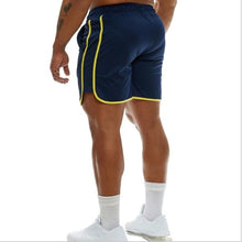 Cargar imagen en el visor de la galería, Nuevos pantalones cortos de culturismo para hombre, ropa deportiva de secado rápido de malla transpirable para entrenamiento de verano para hombre, pantalones cortos de playa para correr