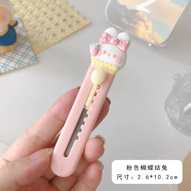 Kawaii Cartoon Animals Mini Portable Ulity Knife Box Cutter Pocket Stretch Paper Cutters