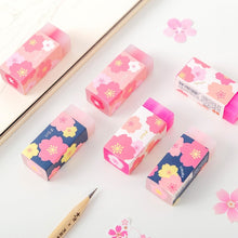 Cargar imagen en el visor de la galería, Goma De Borrar Dulce Conejo Fresa Kawaii