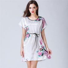 Cargar imagen en el visor de la galería, Mujeres chinas rayón bordado novia dama de honor Kimono Albornoz vestido Sexy Mini dormir camisón ropa de dormir batas de boda S0102